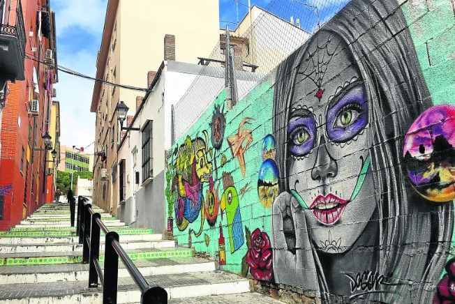 Explore Malaga's vibrant street art scene in Soho and Lagunillas.  
ohmygoodguide.com/malaga/malaga-… 
#ohandalusia #OhMyGoodGuide #OMGG #andalucia  #spain #spain_vacations #spain🇪🇸