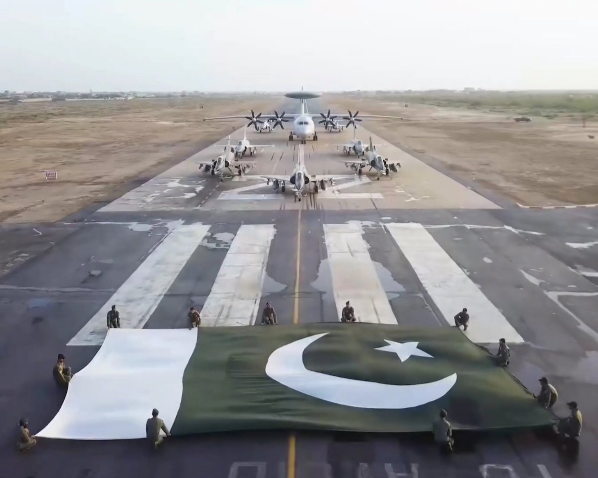 Pakistan Air Force (PAF) 🇵🇰🦅
پاک فِضائیہ
Pāk Fìzāʾiyah