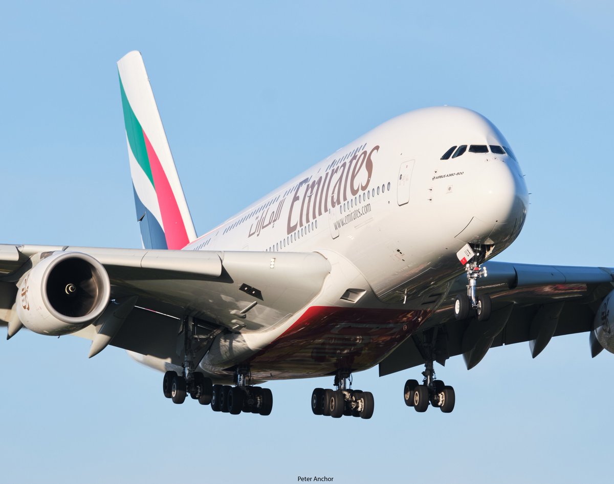 Always popular crowd favorite for many enthusiasts at @manairport when the see the @AirbusintheUK A380 A6-EUX seen here photographed in cracking light on Sunday evening on finals for 23R #Airbus #Emirates #Manchesterairport