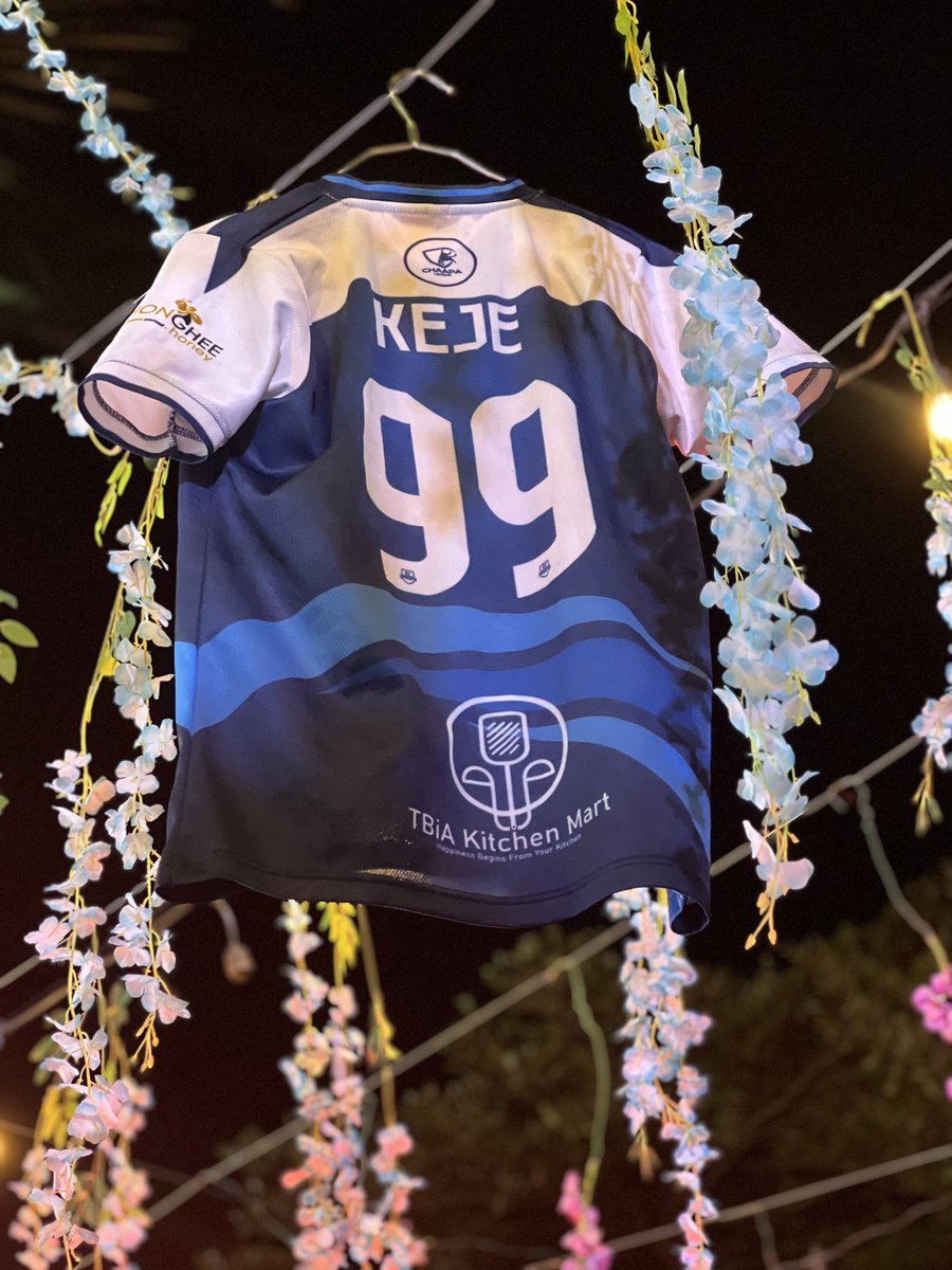 KejeJacob's tweet photo. @ChaapaLeague to the world. 
@ChogmFc Sn2 champions est.2003
Celebrating 20yrs of Brotherhood.
@thevillaUG Mpaka kuwulira bubi. https://t.co/SYObaskDn8