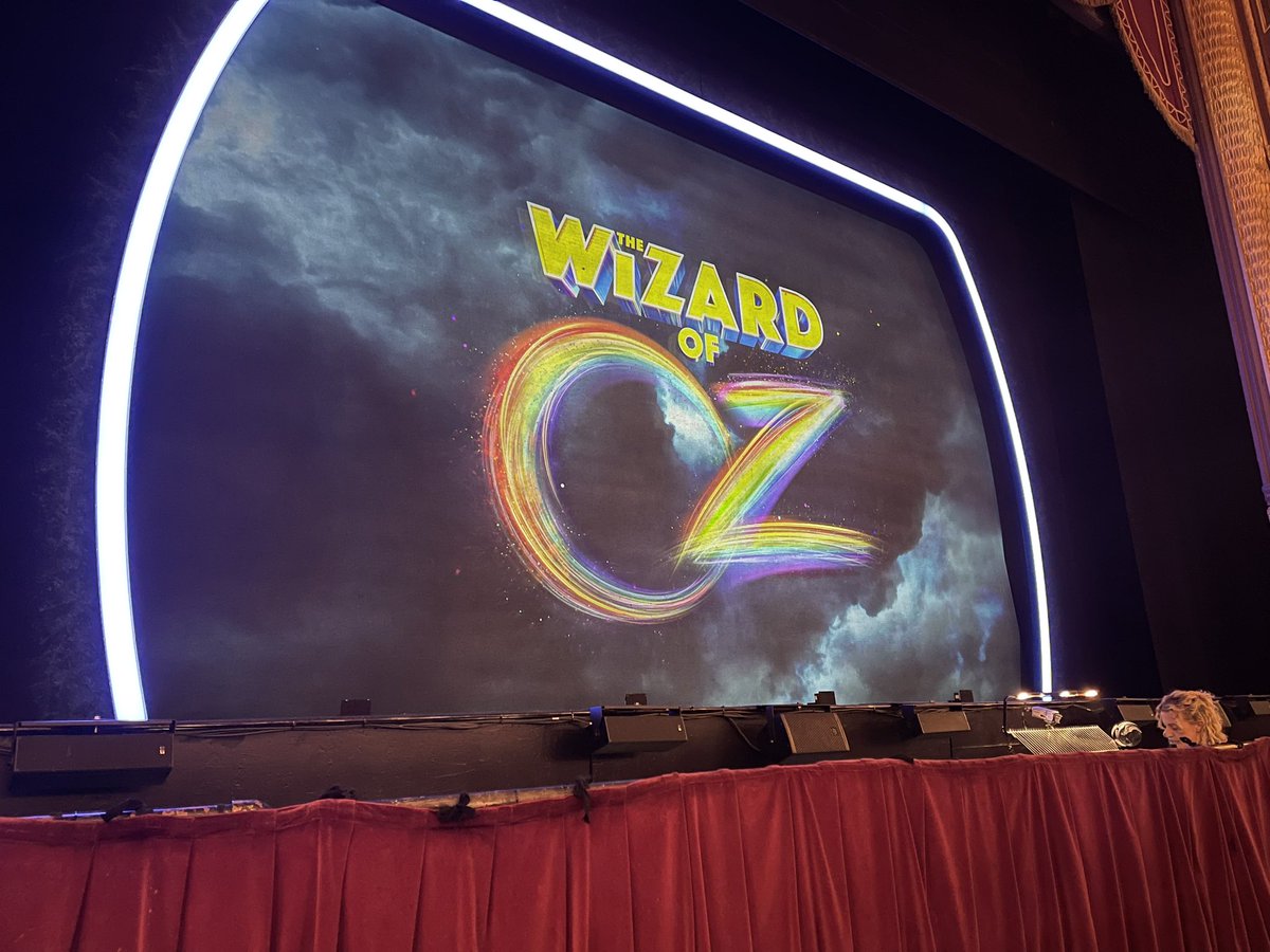 Clicking my heels with joy @PalaceAndOpera for @AndrewLloydWebber #WizardOfOz #OzOnTour
