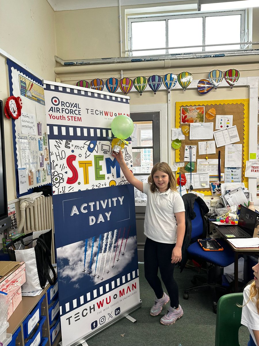 AbermulePrimary's tweet image. Wow! Amazing times taking part in STEM education sessions with Greg and Mel from @Techwuman today with the kind support of Michelle and the @RoyalAirForce What a wide range of skills and qualities demonstrated and developed today! #tyfugydangilydd
