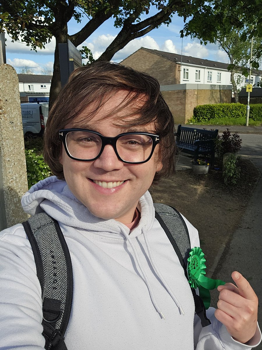 I don't want to become the “bench person” of Oxford, but this one on Boundary Brook Road may be my new favourite (after another low blood sugar) where I was stopped by six people cycling/walking past to tell me “good luck”, “you've got my vote”, and “I'm joining the Green Party!”