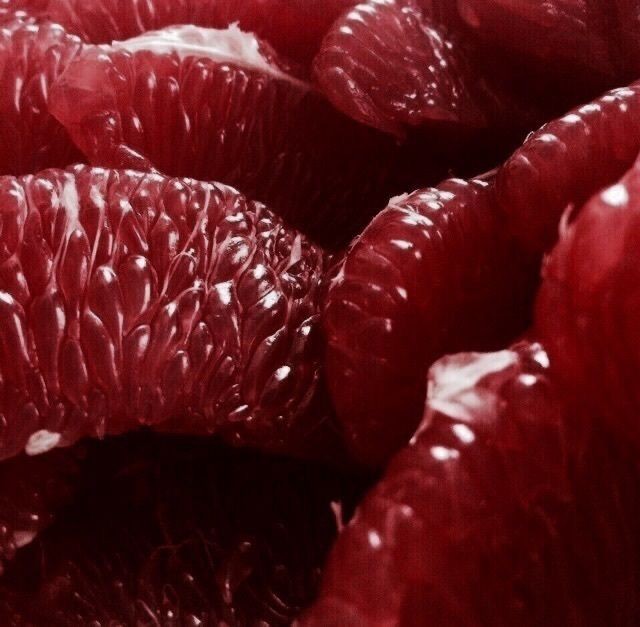 — Впервые ощущаю гордость за кого-то, но это забавно. Помог открыть для Стефани новый стиль, теперь она начала одеваться так, как ей нравится - это круто.
Вечером я решил приготовить печенье, теперь можно и отдохнуть.