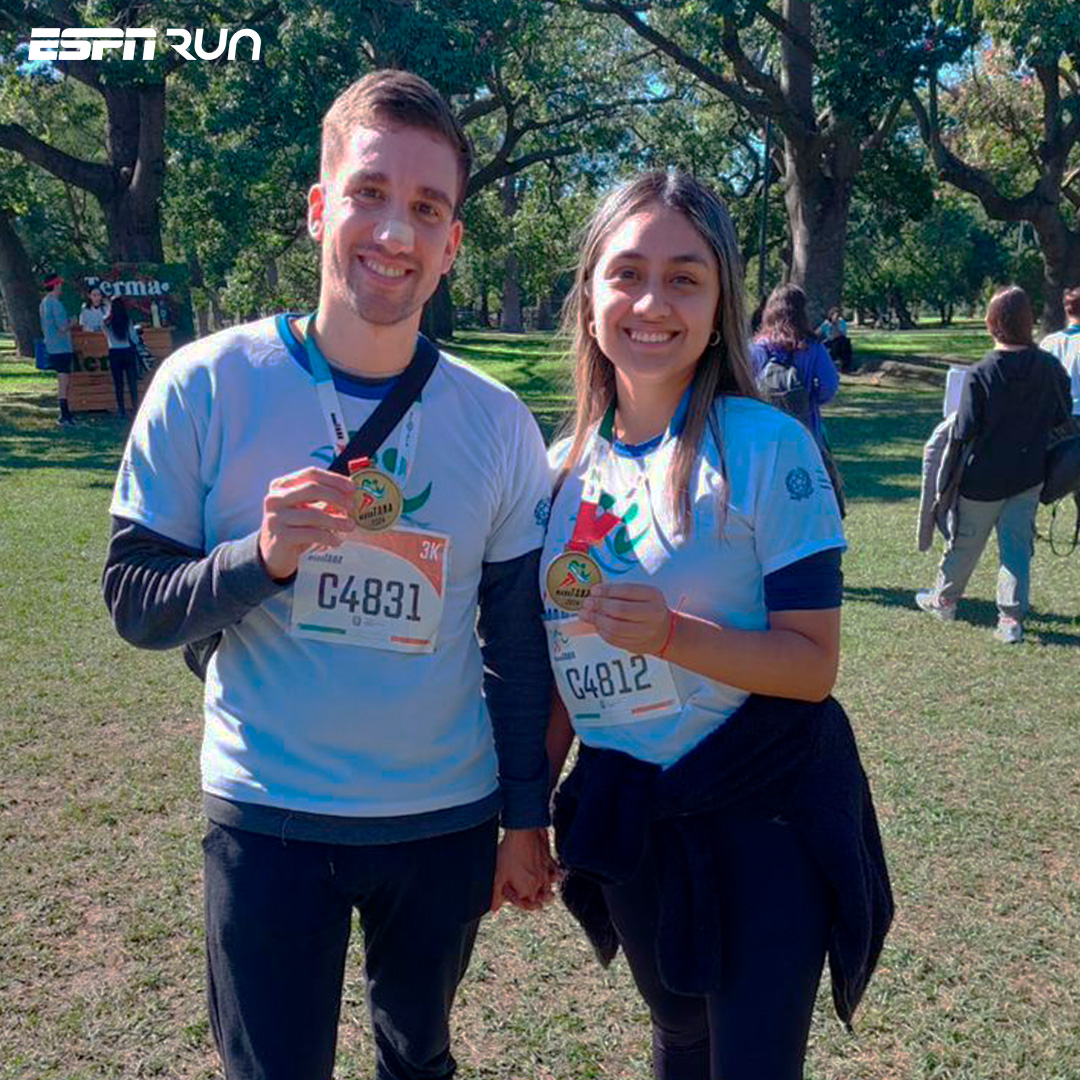 ¡Siguen llegando medallas de la última edición de la #MaraTANA en Buenos Aires! 🇮🇹🏅🇦🇷 Si tienes fotos con tus medallas no dejes de enviarlas a #ESPNRun por DM de Instagram 📲