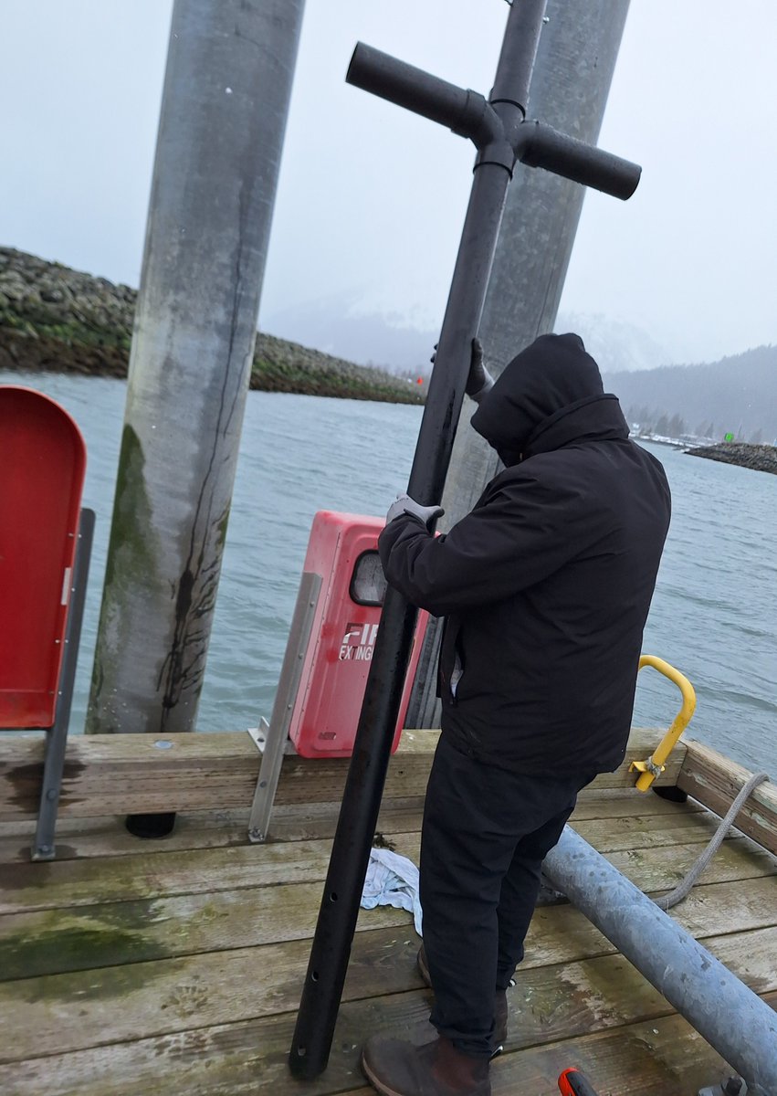 DEC Water Quality staff worked with the Seward Harbor and In-Situ Inc. to deploy an advanced monitoring instrument in Seward Harbor. This device will measure & transmit water quality enabling real-time monitoring to understand water quality trends throughout the summer season.