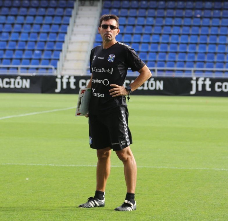 🔉 Informa @radioclubSER ‼️ Dos partidos de suspensión a Asier Garitano, multa de 400€ al club y 600€ adicionales que habrá de abonar el propio entrenador 🔘 En el @CDTOficial ya conocen la notificación de Competición: oficial en los próximos minutos