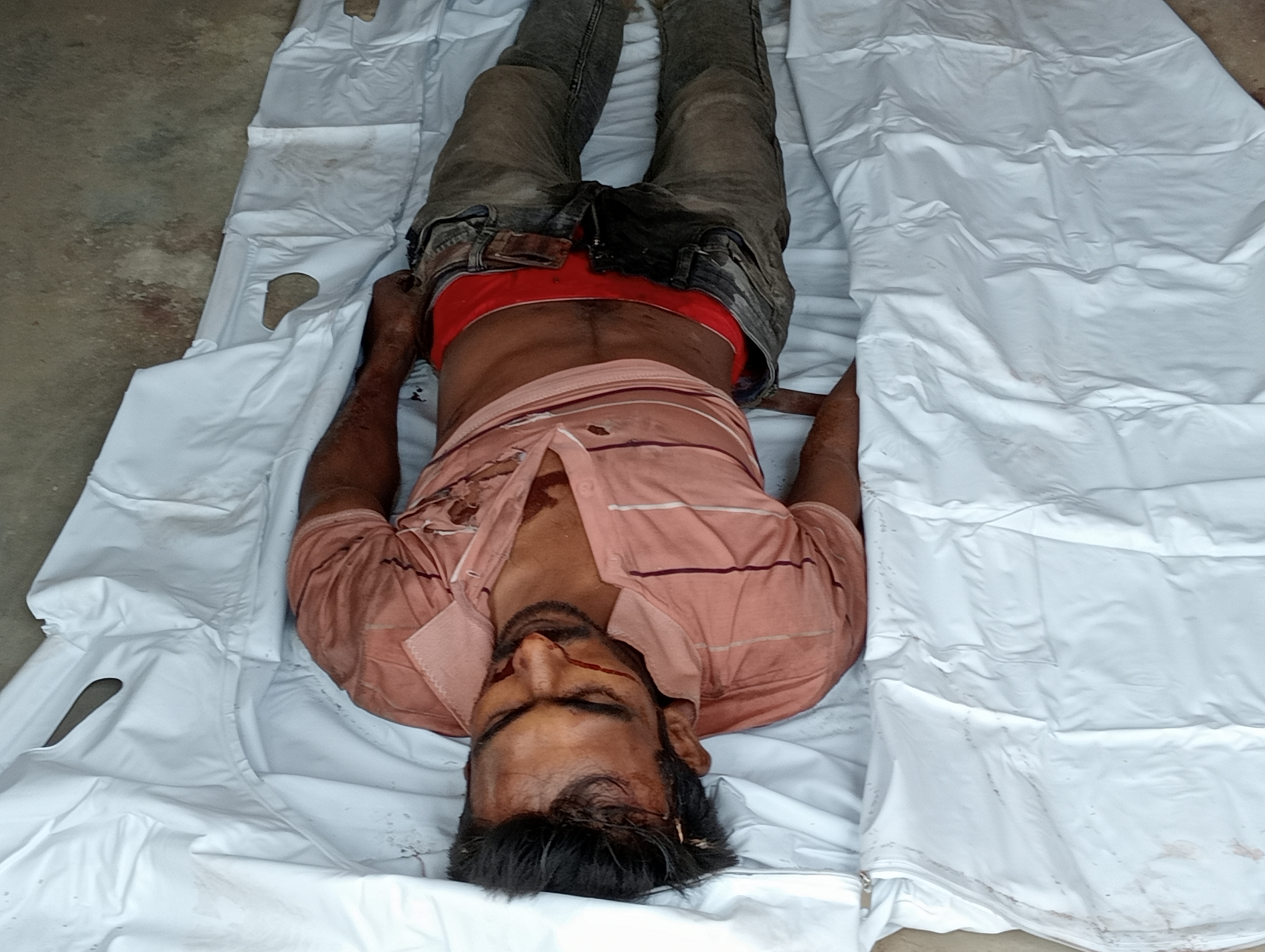 কালিয়াকৈরে অজ্ঞাত যুবকের লাশ উদ্ধার