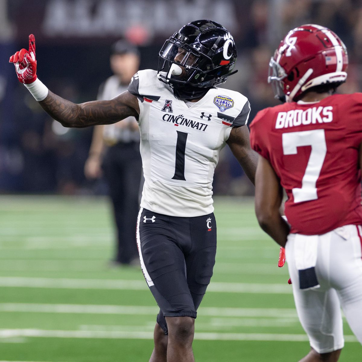 BLESSED TO RECEIVE AN OFFER FROM THE UNIVERISTY OF CINCINNATI!! <a href="/TysonVeidt/">Tyson Veidt</a> <a href="/CoachPeteThomas/">Pete Thomas</a> <a href="/DutchtownFB1/">Dutchtown Bulldogs FB🐶</a> <a href="/niketaq/">Coach “Blizzy” Niketa Battle</a> <a href="/_Coach_O/">⭕Coach Owens❌</a>