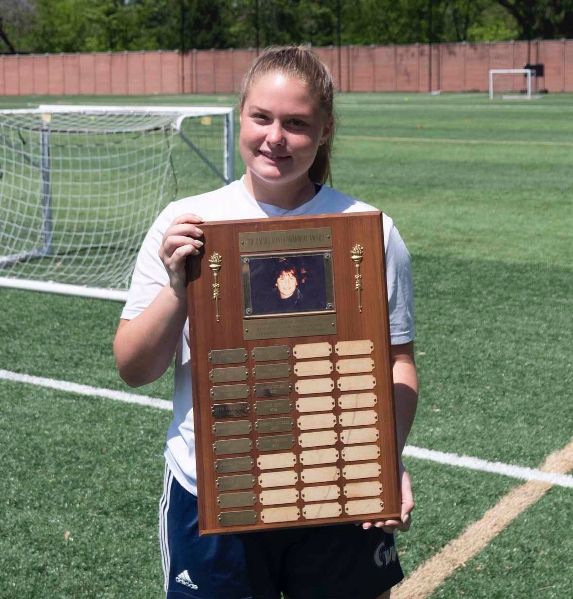 Congratulations to Ainsley Lumpe on winning the annual Rachael Raver Memorial Award! Each year, the award is given in memory of Rachael Raver ‘88 to the women’s soccer student-athlete who best exemplifies sportsmanship, teamwork and spirit. Congrats, Ainsley! 

#RaiseHigh