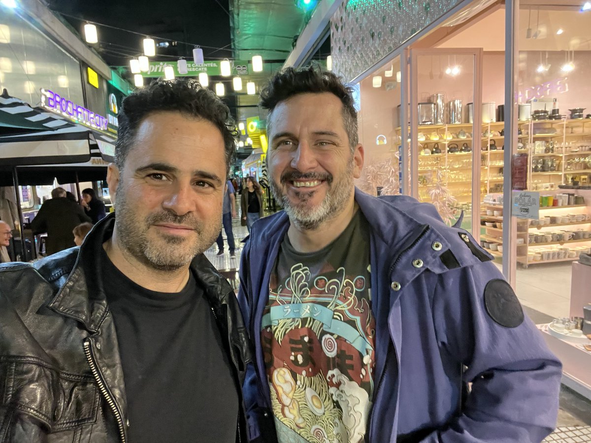 Con un viejo amigo, el heredero de Bores y Saborido, el Stewart y Oliver del subdesarrollo, el gran <a href="/fedesimonetti/">Federico Simonetti</a> de <a href="/paisdebolu2/">País de Boludos</a>.  El mejor programa de TV de Argentina no sale en la tele.