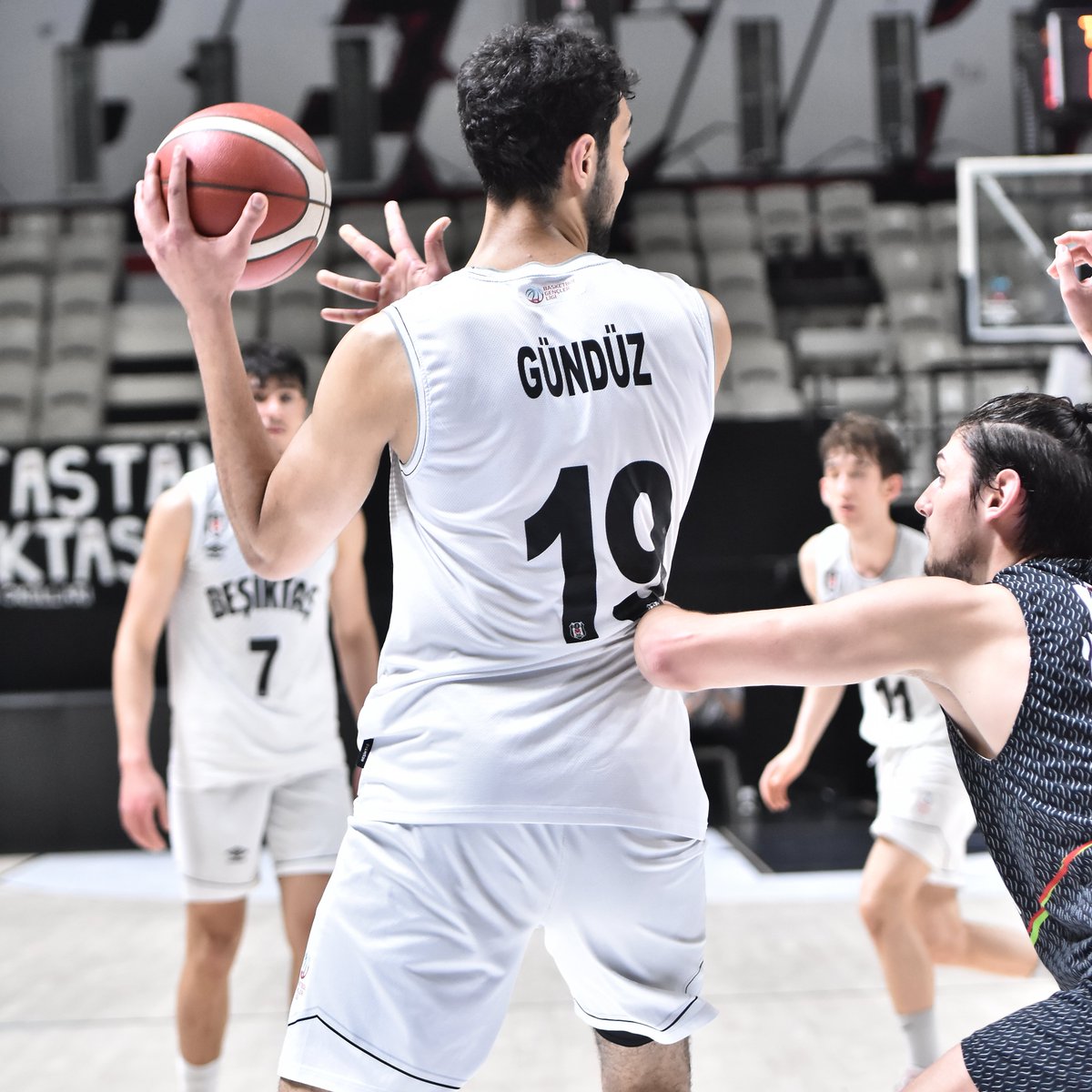 BJK_Basketbol tweet picture