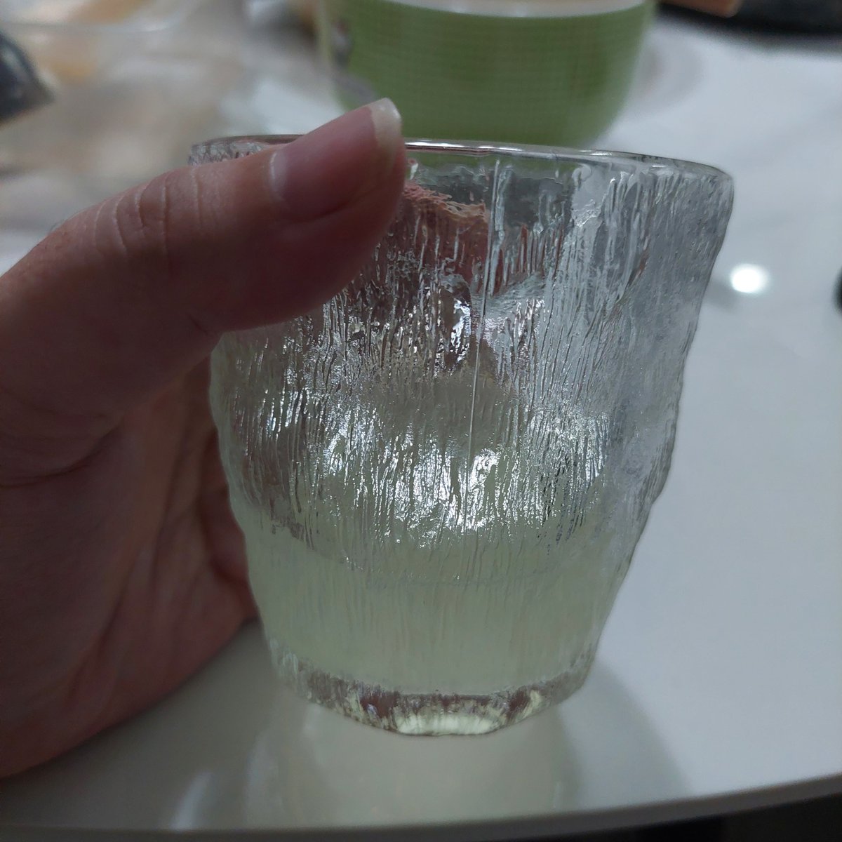 SokTingJeanette's tweet photo. 🍸 session ~ with Mum's homemade cocktail , wines and steamboat ! https://t.co/MgCclcGrQs