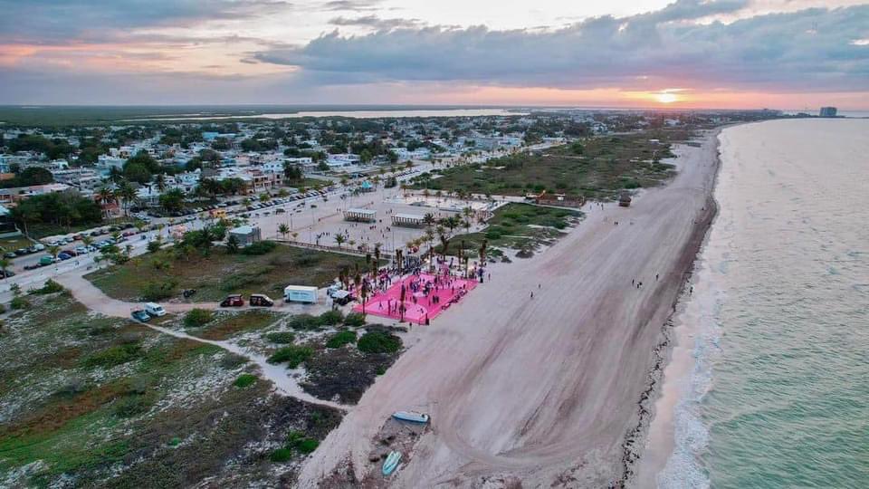 Ari Fernando Valerdi. 
Progreso, Yucatán, México.