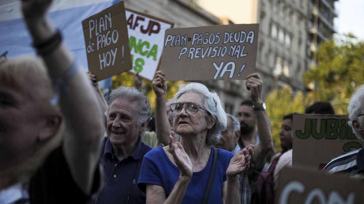 👵🏼👴🏻DIPUTADOS APROBÓ LA DEROGACIÓN DE LA MORATORIA PREVISIONAL🔊

📃Principal vía de jubilación para mujeres en la actualidad.

🖋️Deroga la ley 27.705 que permite jubilarse a las personas que no cuentan con los 30 años de aportes obligatorios a la Anses.
radiografíasocial.com.ar