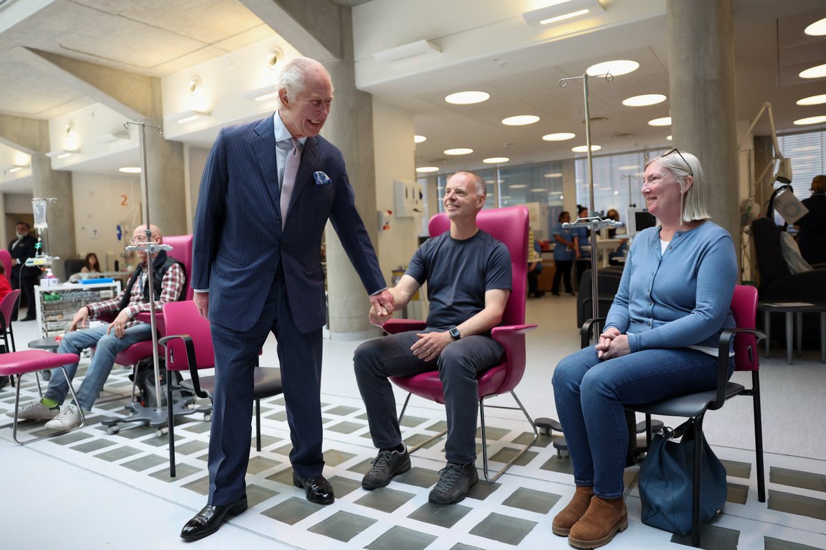 The visit marks His Majesty’s first day as Patron of Cancer Research UK (@CR_UK), a position taken on from The late Queen, and the continuation of his role as Patron of @MacmillanCancer. Wishing the very best to all those continuing cancer treatment on their path to recovery.