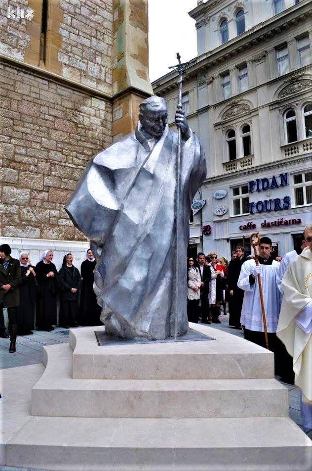 Statue to Pope John Paul II in #Sarajevo #Catholic