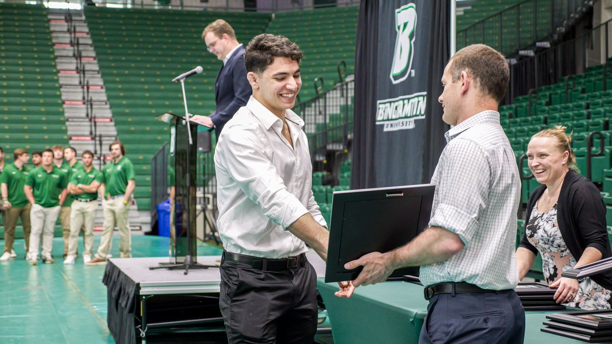 BearcatsWrestle tweet picture