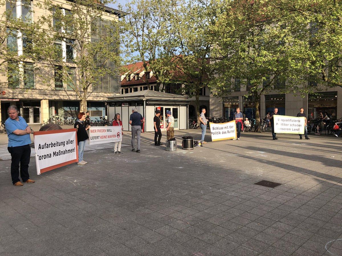 #Demo #Erlangen 30.04.2024 Zwischenkundgebung #Hugenottenplatz