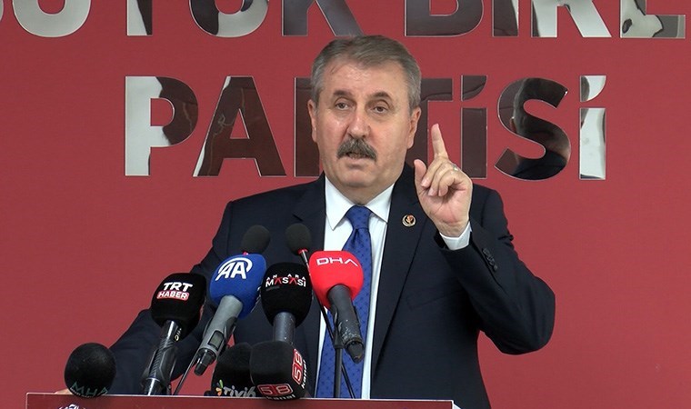 cumhuriyetgzt's tweet image. Cumhur&apos;un ortağından &apos;amblem&apos; yorumu

&apos;Burası bir Türk İslam devleti. Ankara&apos;da yaşayan hiç kimse Hititlerin torunu değil&apos;
cumhuriyet.com.tr/siyaset/cumhur…