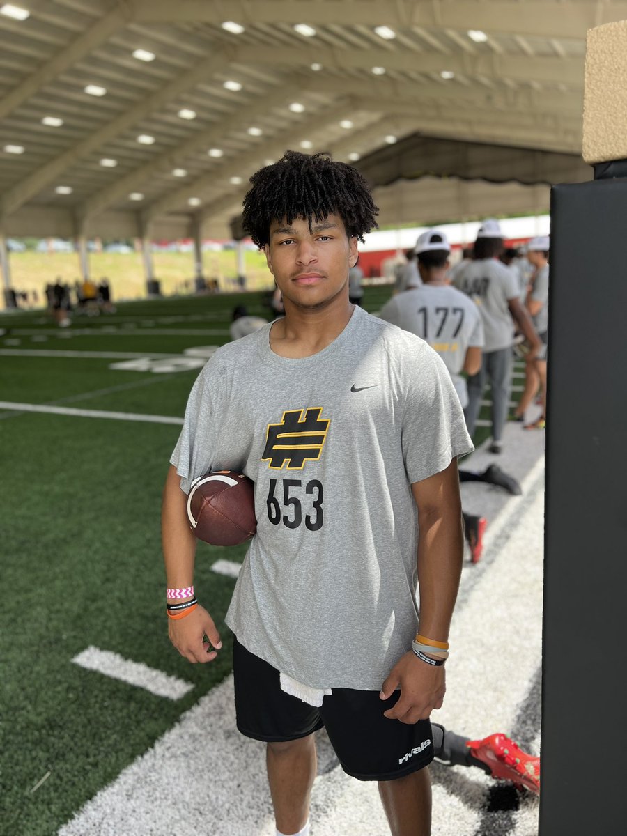 Stephen Gyermeh is still extremely high on Tennessee. The 2027 prospect spoke with VolReport following his Elite 11 showcase. More below! @TennesseeRivals @StephenGyermeh @Rivals @JohnGarcia_Jr @adamgorney @RivalsFriedman tennessee.rivals.com/news/vols-chec…