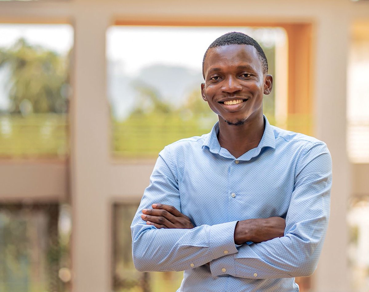 Congrats to Ashesi alumnus Daniel Amoshie ‘23 on being named 1 of 10 international recipients for the McCall MacBain Scholarship to study a Master’s in Mechanical Engineering at @mcgillu! More here: ashe.si/3w68gYz #AshesiAlumni #atAshesi