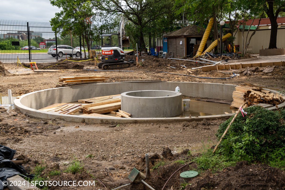 Work continues on new attractions at Six Flags Over Texas!

See more photos at sfotsource.com/construction-u…

#SixFlagsOverTexas #SFOTSource #ConstructionUpdate #Newfor2024 #ThemePark #AmusementSource #SixFlags