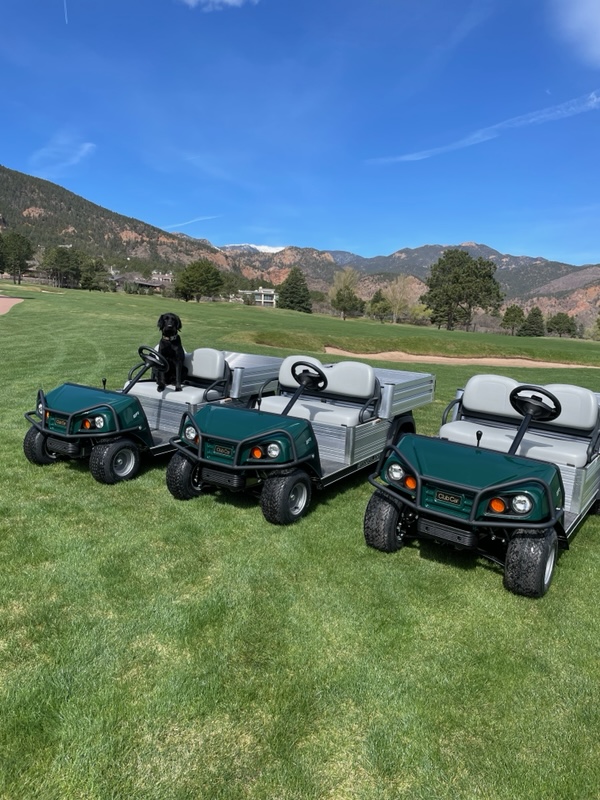 Thank you to @TheBroadmoor. Hope you are enjoying your gas Carryall 502's!
#carryall #clubcar #golfcoursemanagement #utilityvehicle