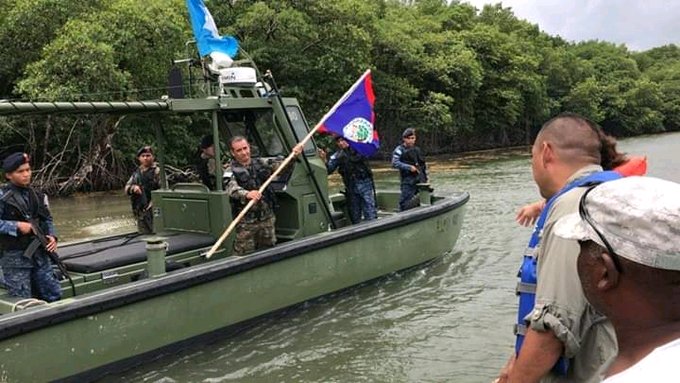 #UnDiaComoHoy #30Abr 2019 El Ejército de Guatemala confiscó una bandera de Belice en el río Sarstún (territorio en disputa) y estuvieron a punto de enfrentamiento con el vecino usurpador.
@Beliceesnuestro @CasoGuateBelice @MinexGt
#MiMapa