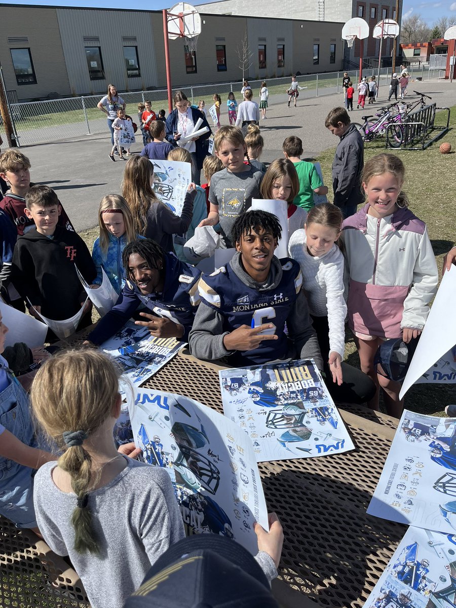 We had a blast hanging with the kids at Three Forks Elementary. Big thanks to @cadendowler1 @Miles_jackson21 @blake_stillwell @AlecJEckert @_cole_taylor for giving back to the community that gives us so much! #BobcatBuilt