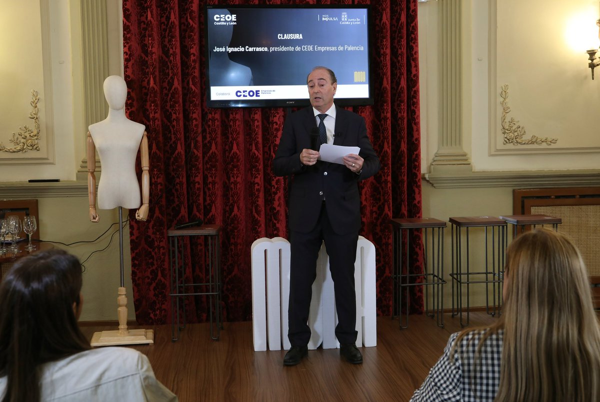 👏🎉La clausura ha sido a cargo de José Ignacio Carrasco, presidente de @ceoepalencia.Agradecemos a @ceoepalencia por su acogida y apoyo en la organización de la tercera jornada del proyecto #UniendoModaCyL de @ceoe_cyl y la Consejería de Industria, Comercio y Empleo de la @jcyl.