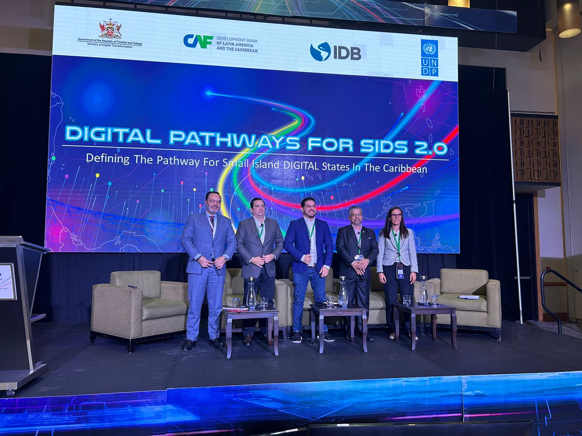 What do we need for inclusive digital transformation in the #Caribbean?

1️⃣ Advanced #DigitalInfrastructure and High Level Computing and Data Centers ⚡
2️⃣ Digital Platforms and #Interoperability 🌐 
3️⃣ Digital #Identity Systems 👀 
4️⃣ #Access Enablers 🤲