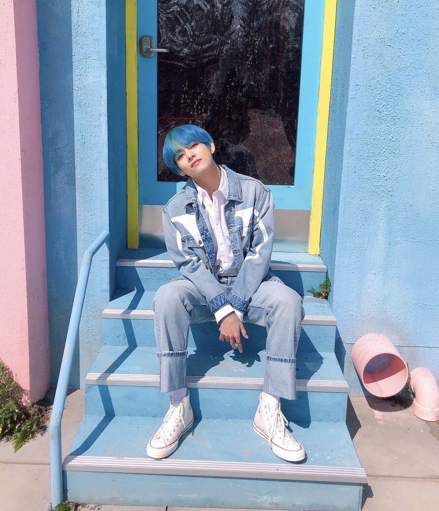 boy with luv taehyung was a fever dream