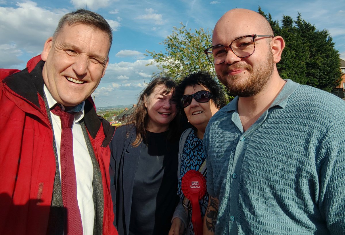 Kevin Osborne (@skinoverbone) on Twitter photo Getting the steps in with a late afternoon on the #Labourdoorstep in Barnsley's Kingstone ward supporting <a href="/UKLabour/">The Labour Party</a> candidate Simon Williamson. He's listening to residents on the issues that matter to them. #VoteLabour 🌹🌹🌹 Getting the steps in with a late afternoon on the #Labourdoorstep in Barnsley's Kingstone ward supporting <a href="/UKLabour/">The Labour Party</a> candidate Simon Williamson. He's listening to residents on the issues that matter to them. #VoteLabour 🌹🌹🌹