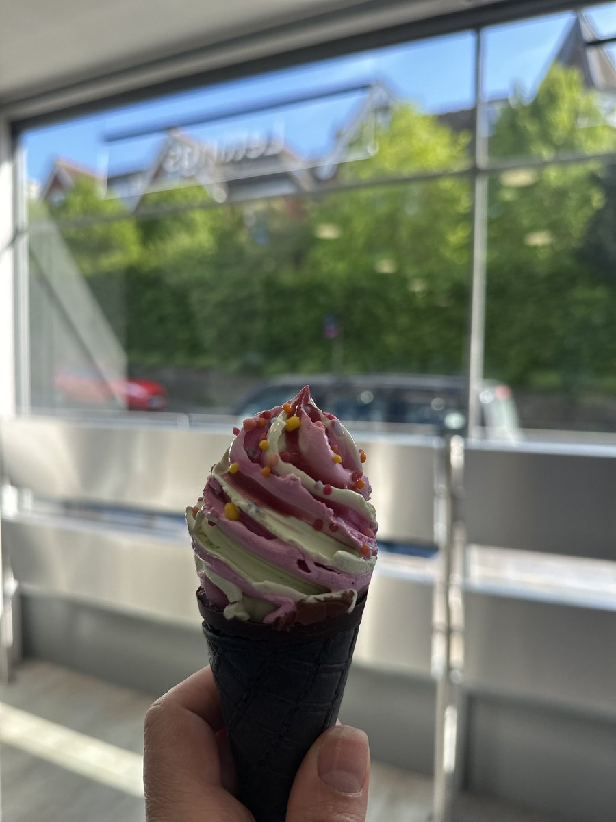 🍦☀️ First ice cream of the year! First of many! 😋