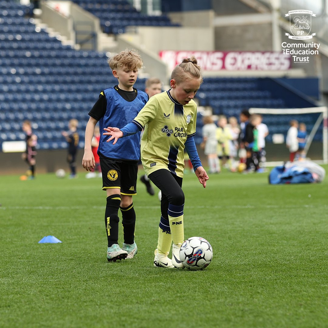 𝗣𝗮𝘆-𝗧𝗼-𝗣𝗹𝗮𝘆 ⚽️ The action is well underway at Deepdale as staff deliver a variety of coaching drills for the children. 😎 #PNECET | #pnefc