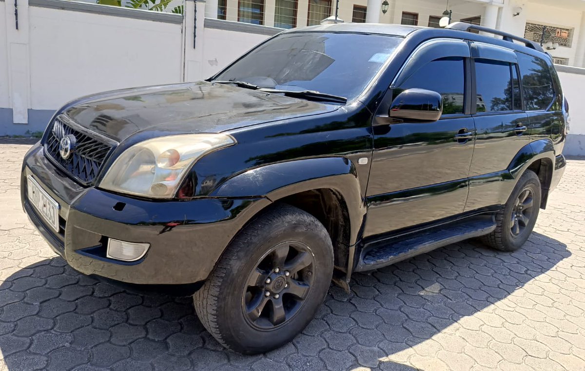 🔥 *Prado J120 Diesel* Registration KBP Automatic Diesel 3000cc Year 2006 Seven seater Accident Free Location Mombasa 🛑 *Price 2 Million*