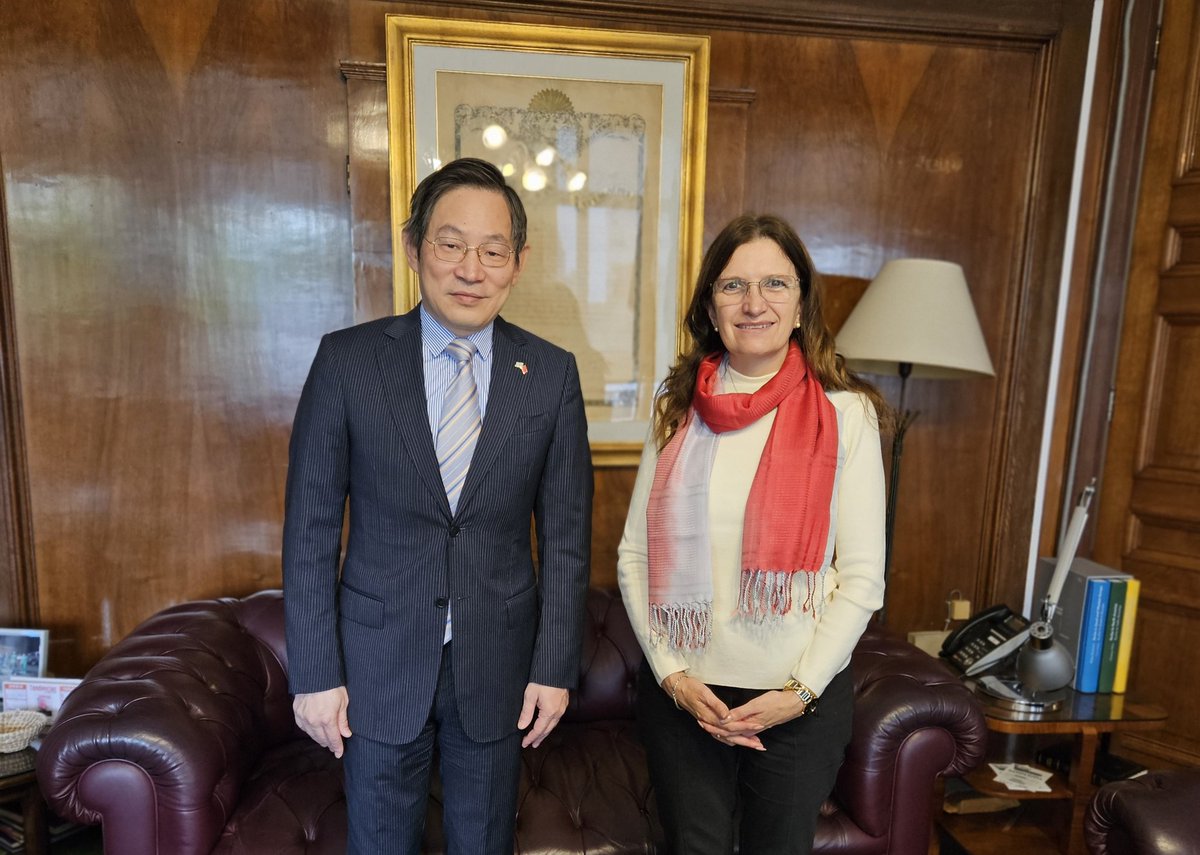 Visita del embajador de China al @MSPUruguay a fin de estrechar lazos de cooperación en industria farmacéutica, genomica y otras áreas de la salud. @EmbajadaChinaSV @JoseSatdjian @MRREE_Uruguay