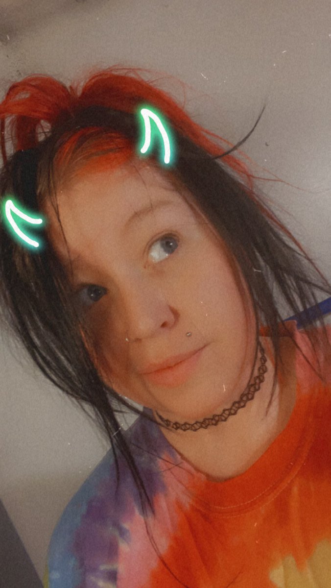 TheWobbleQueen's tweet photo. woke up looking like a bratz doll
today https://t.co/LRXdcrIHwK