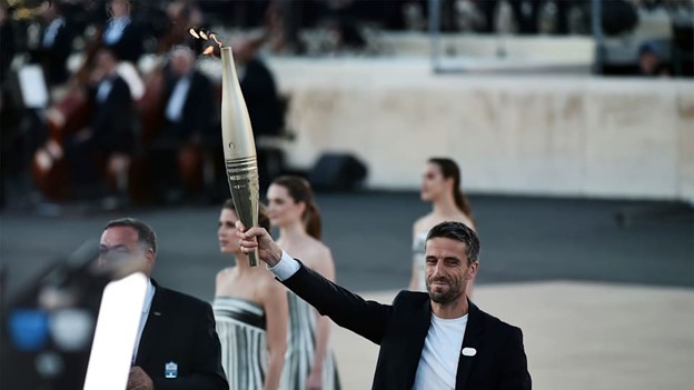 Back Exactly three months before the Olympic Games begin, the Olympic flame has been handed over, transitioning from its Greek origins to the French stage, signifying the next chapter in its journey towards Paris. #Asia bit.ly/3xWGY7o