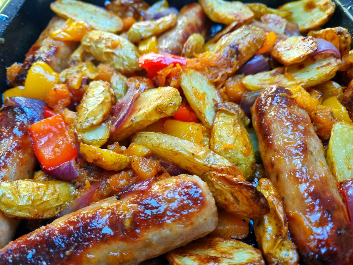 Sausage traybake tonight. Some lovely sliced & roasted Jersey Royals in there, peppers, red onion & a bit of butternut squash.