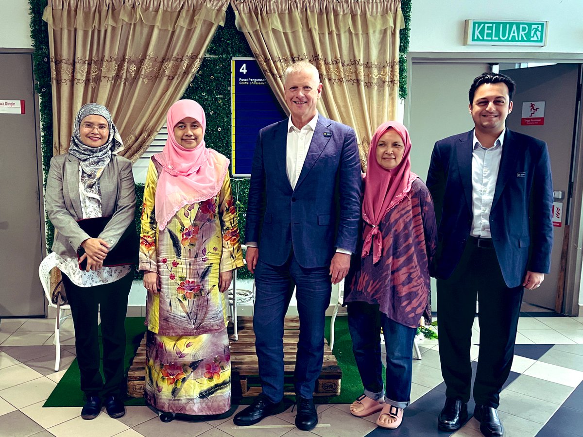 Impressed by the ACU’s achievements and longevity. Together with the Secretary General and Asia Pacific representative today for an insightful discussion taking things forward.

#researchmanagement