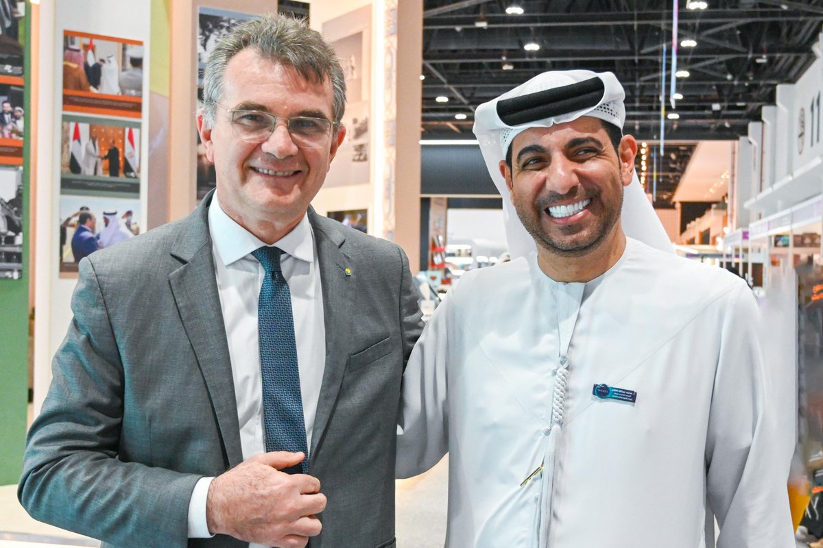 TrendsRA's tweet photo. Dr. João Bosco Monte, President of the Brazil Africa Institute, praises TRENDS Research & Advisory for its intellectual pursuits and lauds its notable initiative to integrate artificial intelligence techniques into scientific research. He conveyed his admiration while exploring the Center's pavilion at the Abu Dhabi International Book Fair.

#BrazilAfrica #TRENDSResearch #ArtificialIntelligence #ScientificResearch #AbuDhabiBookFair #IntellectualPursuits #ResearchInitiative #AIinScience #GlobalInstitute

الدكتور جواو بوسكو مونتي، رئيس معهد البرازيل - أفريقيا، يشيد بجهود «تريندز» المعرفية، وخطوته الاستثنائية لدمج تقنيات الذكاء الاصطناعي في مجال البحث العلمي، وذلك لدى تفقده جناح المركز في معرض أبوظبي الدولي للكتاب.

#تريندز #معهد_البرازيل_أفريقيا #معرض_أبوظبي_الدولي_للكتاب #الذكاء_الاصطناعي #البحث_العلمي

@weareibraf
@adibf