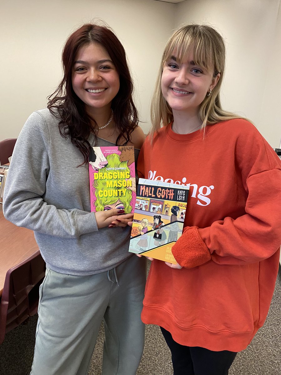 Spreading the joy of reading with these contagious student smiles! We’re thrilled to see two avid readers light up with excitement as they claimed their prized copies of @ForestofReading nominated books “Mall Goth” & “Dragging Mason County”! @TDSBLibrary @lawrenceparkci @kateleth