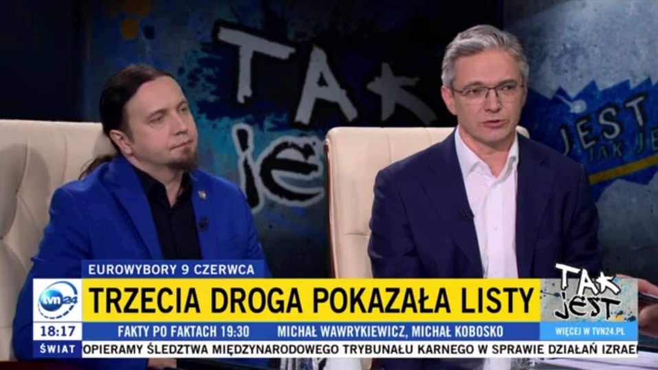 💬 Premier @BeataSzydlo koncentruje się obecnie na nagrywaniu filmików antyunijnych. Politycy z PiS-u sprowadzają się do ciągłej krytyki w europarlamencie. a tam pracą jest negocjowanie przepisów, szukanie kompromisów, przekonywanie innych. 🍀@JarubasAdam 📺@tvn24