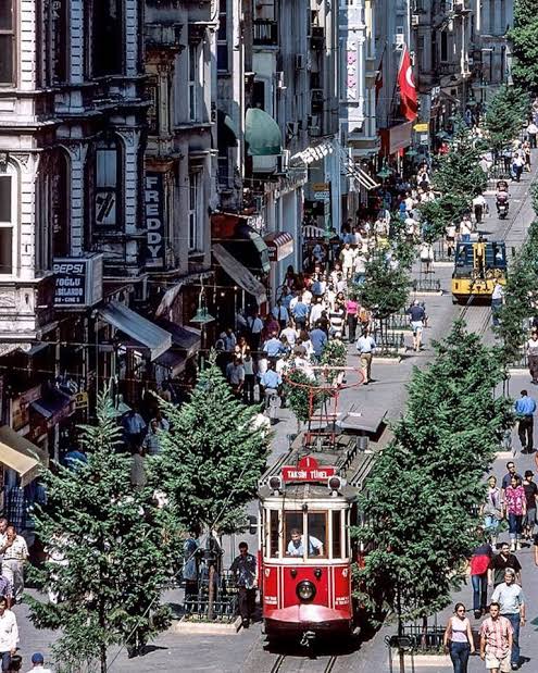 Arap işgalinden önce İstiklal Caddesi.