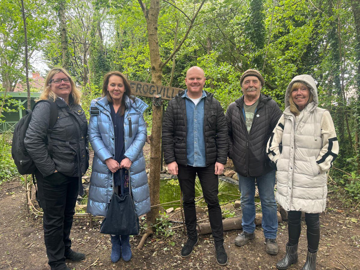 Fantastic to spend time with the <a href="/HiGrandAvenues/">Grand Avenues</a> team and partners today. Proud to see how the project continues to innovate and grow. I particularly enjoyed spending time with Steve <a href="/elycaerau_ACE/">ACE</a> at Diana Gardens (even if it was raining) <a href="/THorton93/">Thomas Horton</a>