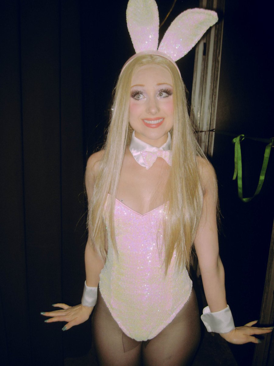 chappell roan dressed as regina george