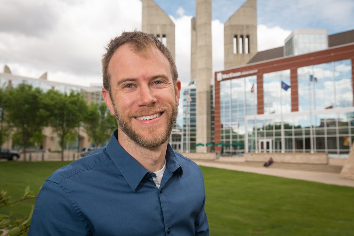 “Plastics are literally unavoidable. We're going to be exposed to them.” Dr. Matthew Ross’s #research includes counting, characterizing and identifying microplastics as a way to understand that exposure. Read more: bit.ly/4aaGS9P #MacEwanU #abpse @MacEwanResearch