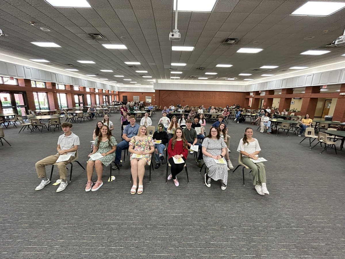 MrsMillsAHS's tweet photo. National Honor Society induction today! We have another great group plus we said goodbye to our outgoing officers. https://t.co/x6ap4wdRYY